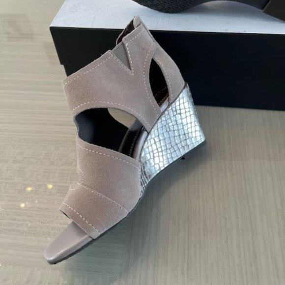 *NEW* Donald Pliner Sandal Size 5 - Picture 6 of 9